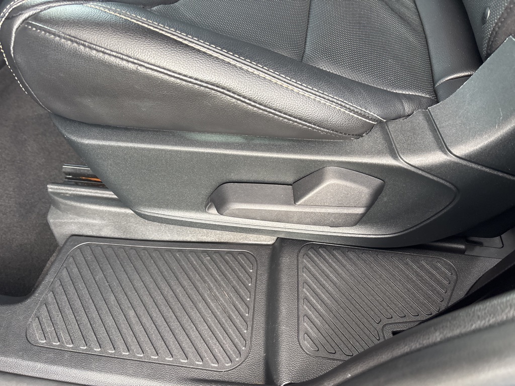 Vehicle image 36 of 50