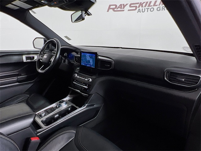 Vehicle image 40 of 42