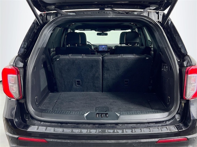Vehicle image 26 of 42