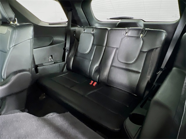 Vehicle image 34 of 42