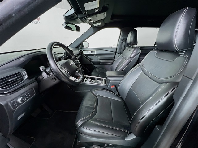 Vehicle image 10 of 42