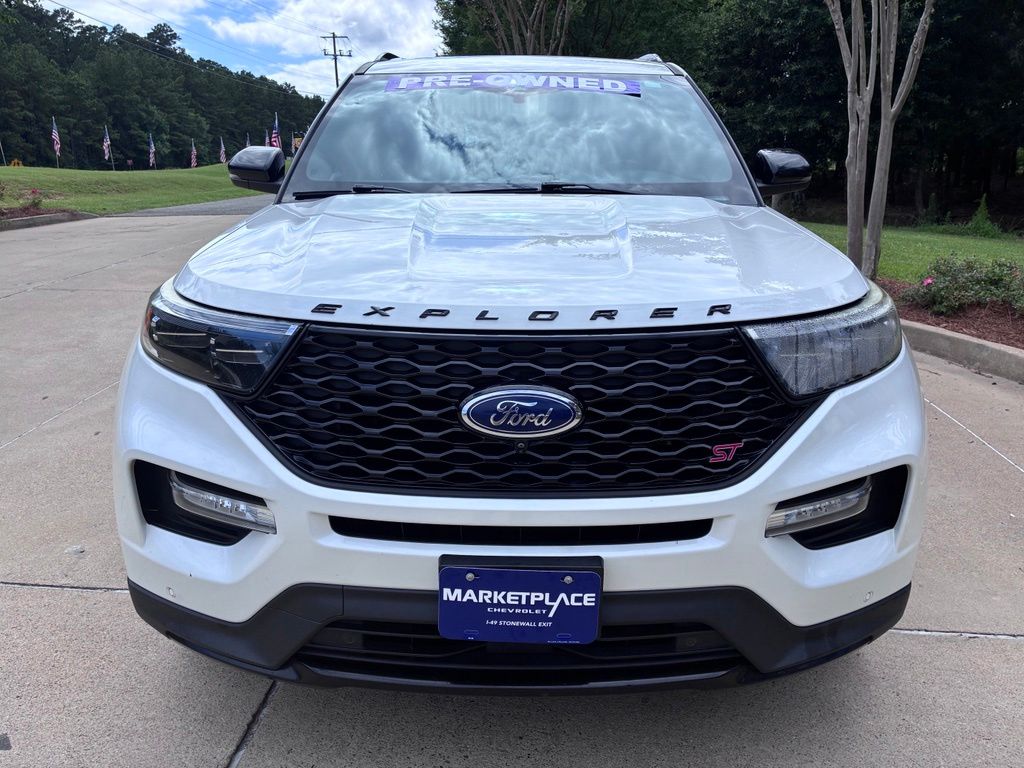 2020 Ford Explorer ST Image 2 of 27