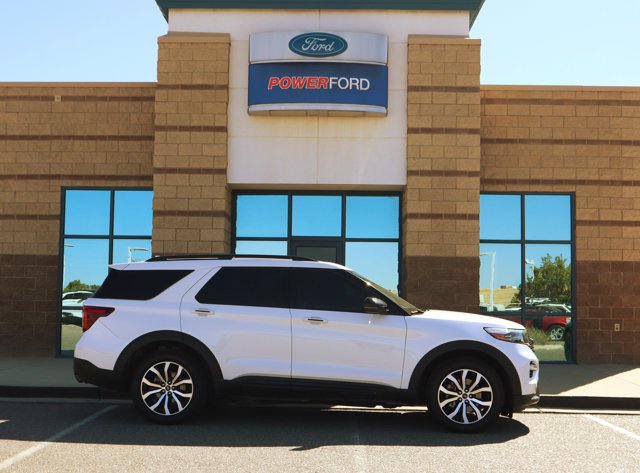 2020 Ford Explorer ST Image 3 of 48