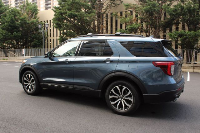 Vehicle image 7 of 60