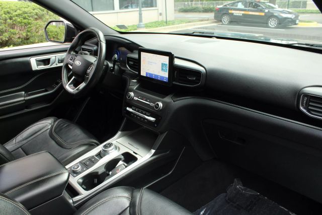 Vehicle image 43 of 60