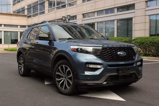 Vehicle image 2 of 60