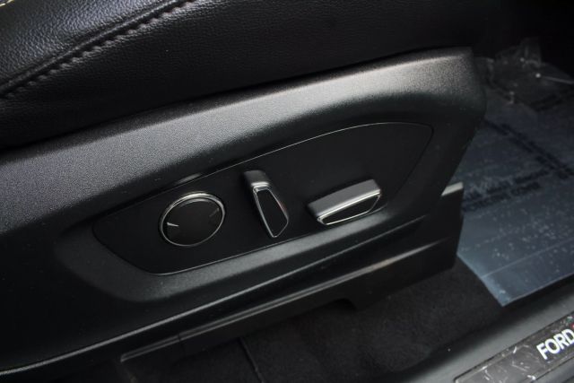 Vehicle image 45 of 60