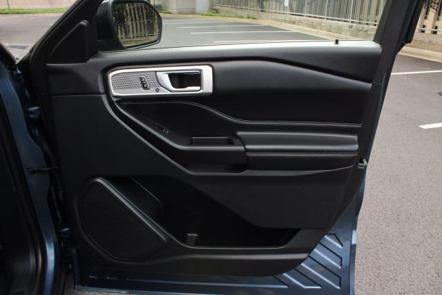 Vehicle image 44 of 60
