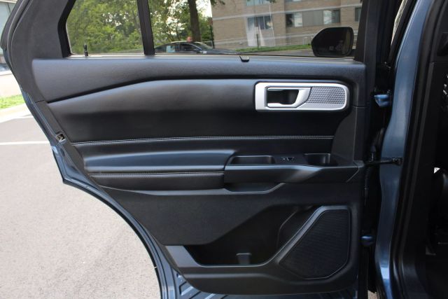 Vehicle image 24 of 60