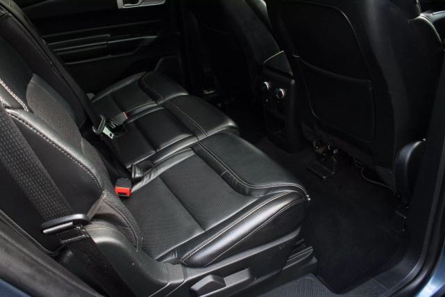Vehicle image 40 of 60