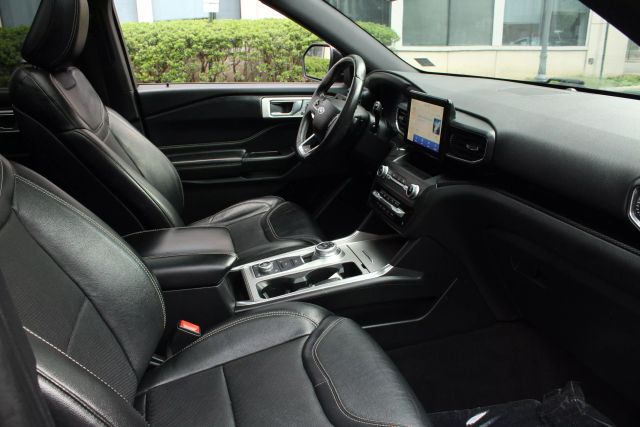 Vehicle image 46 of 60