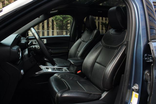 Vehicle image 23 of 60