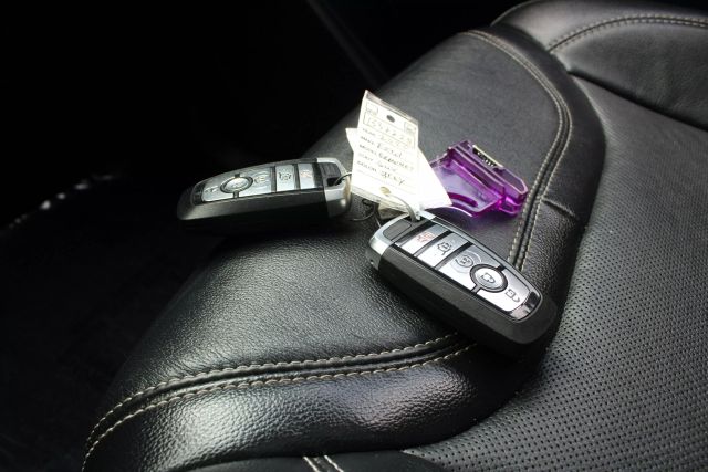 Vehicle image 55 of 60