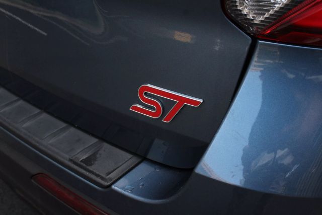 Vehicle image 11 of 60