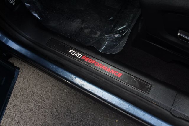 Vehicle image 19 of 60