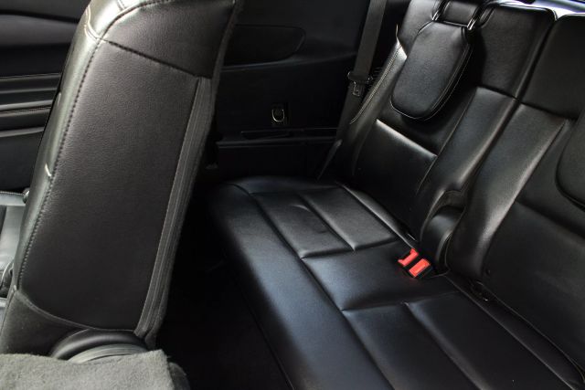 Vehicle image 30 of 60