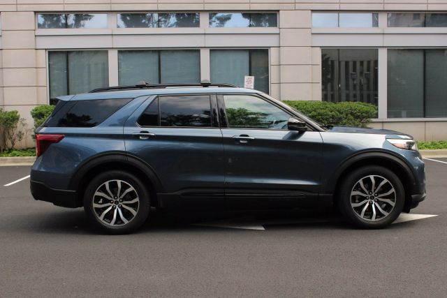 Vehicle image 4 of 60
