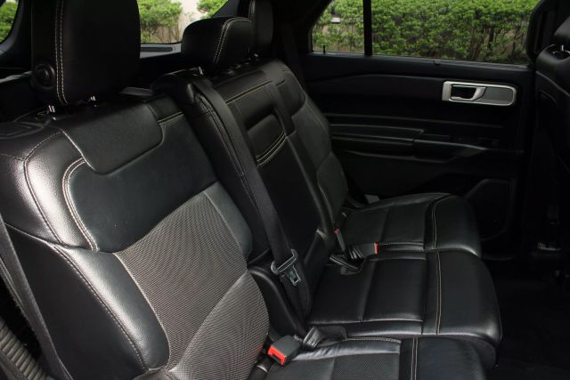 Vehicle image 41 of 60