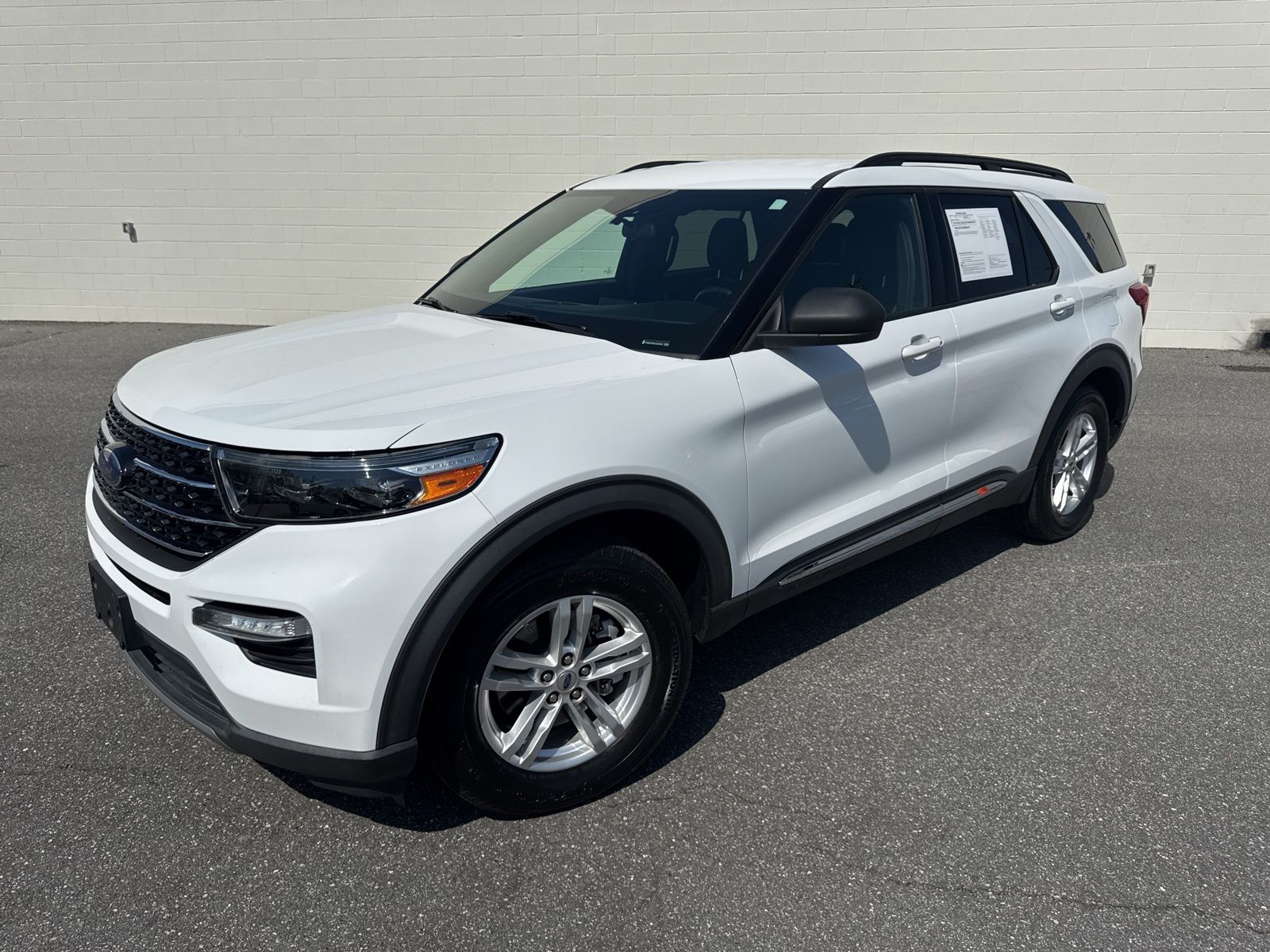 2020 Ford Explorer XLT Image 1 of 33