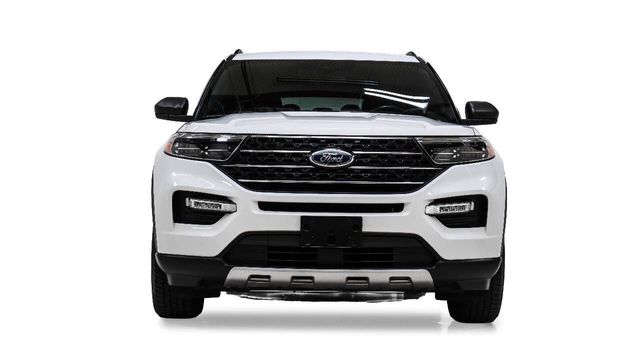 2020 Ford Explorer XLT Image 2 of 60