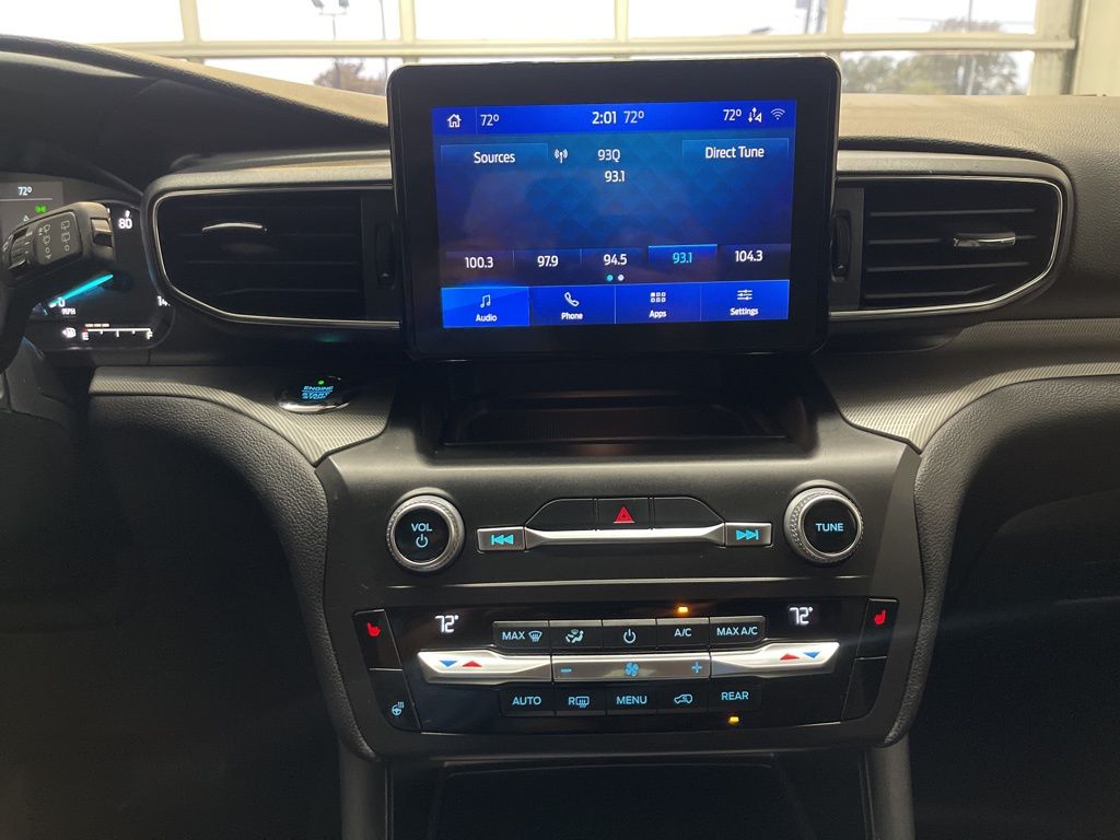 Vehicle image 20 of 22