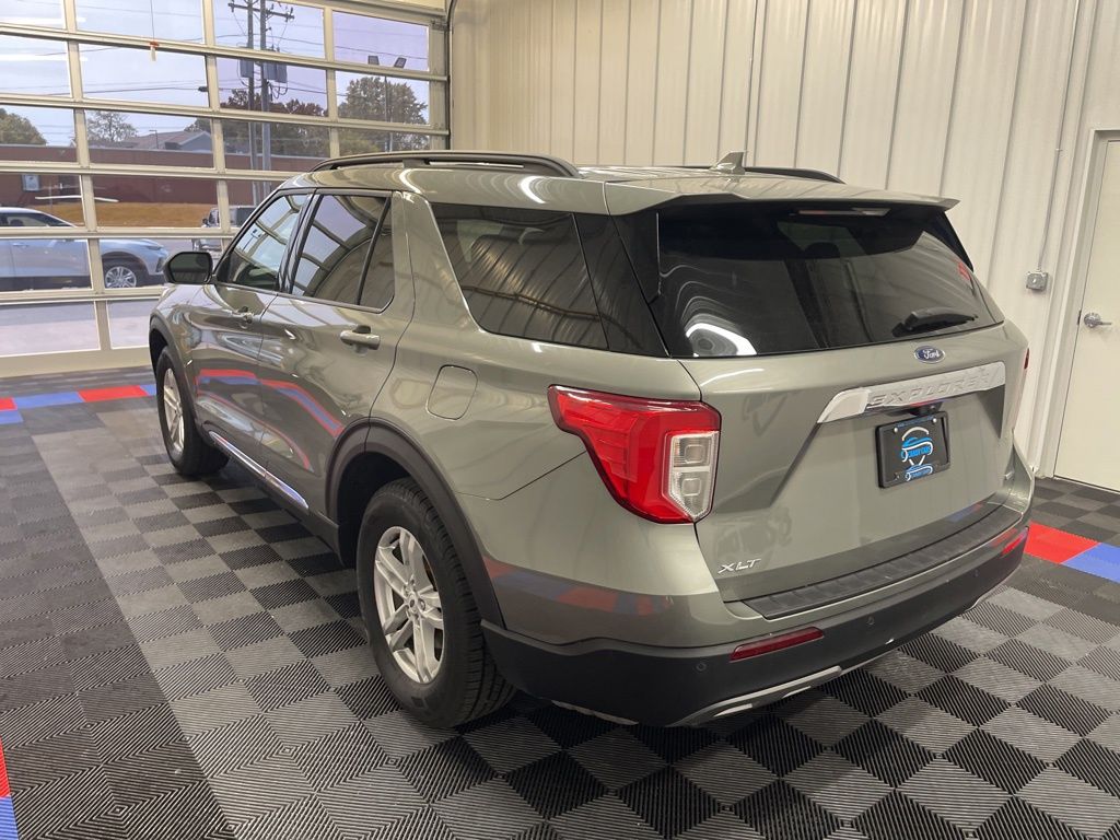 Vehicle image 5 of 22