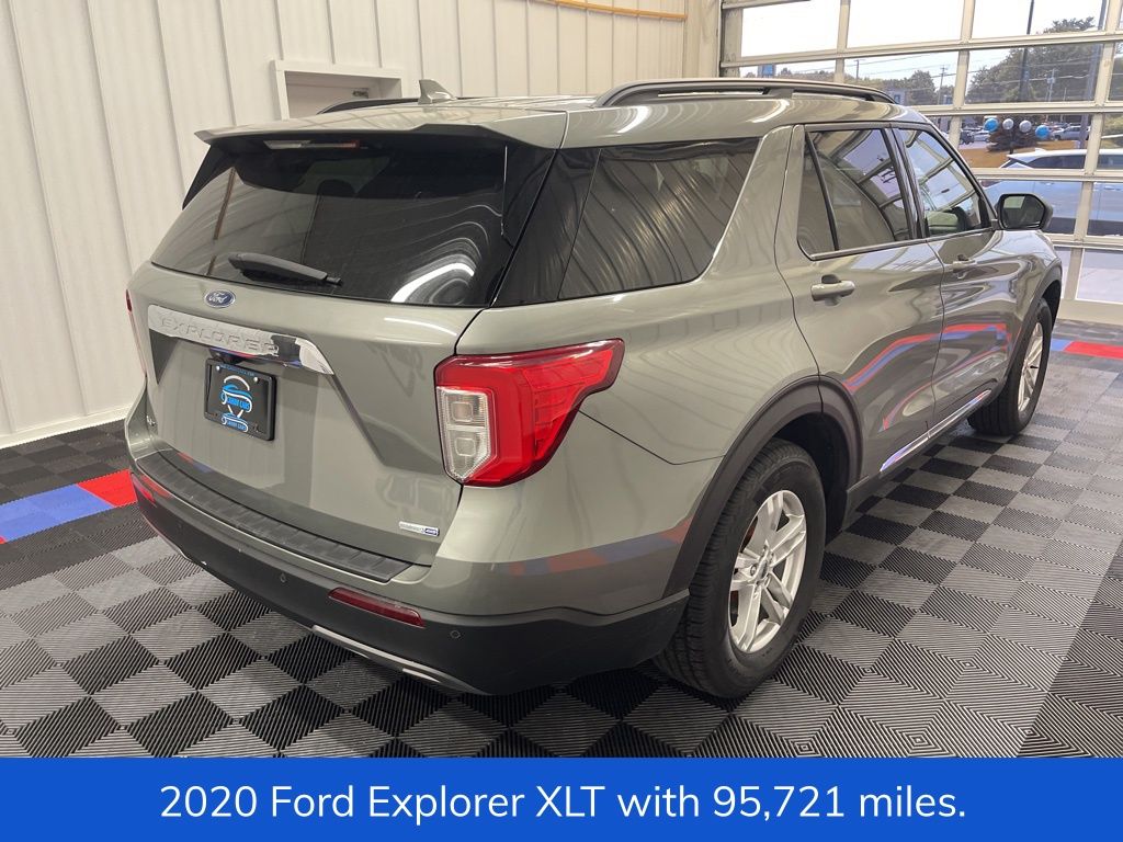 Vehicle image 4 of 22