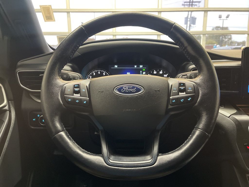 Vehicle image 19 of 22