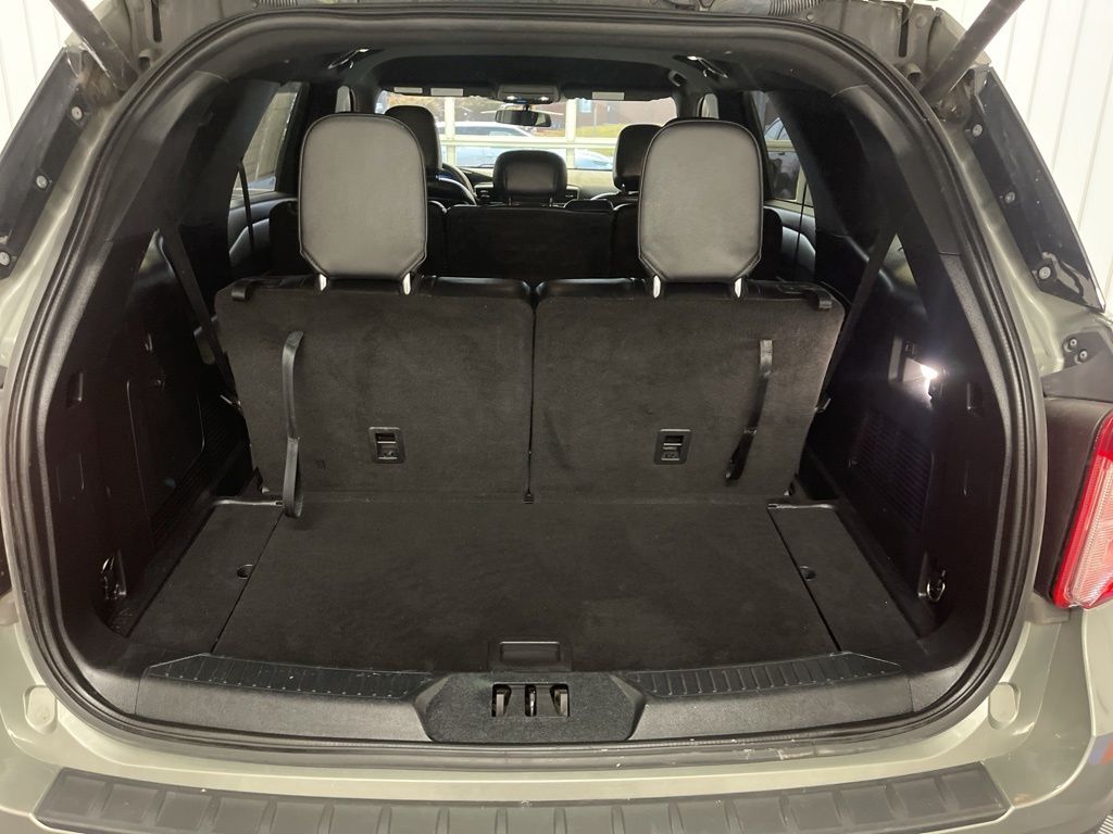 Vehicle image 12 of 22