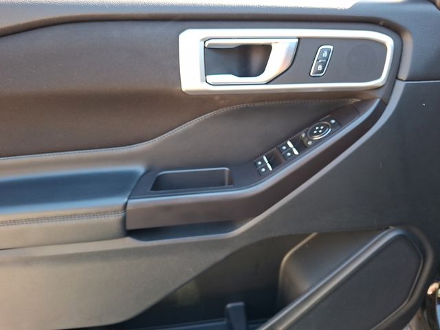 2020 Ford Explorer XLT Image 19 of 43