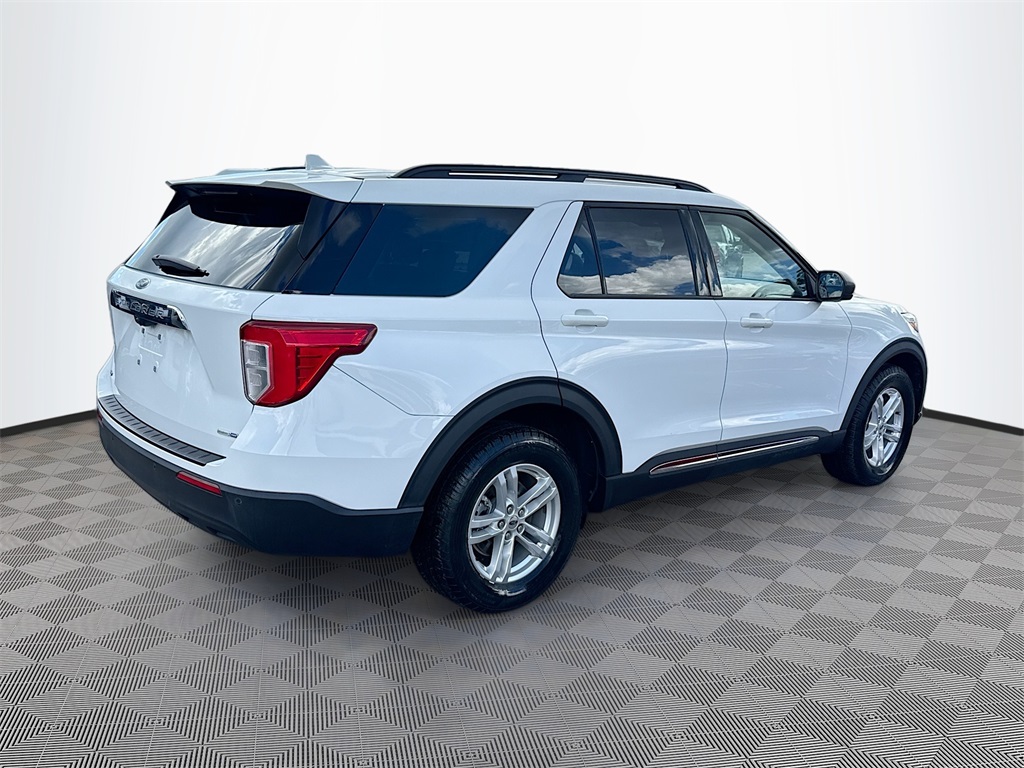 2020 Ford Explorer XLT Image 4 of 33