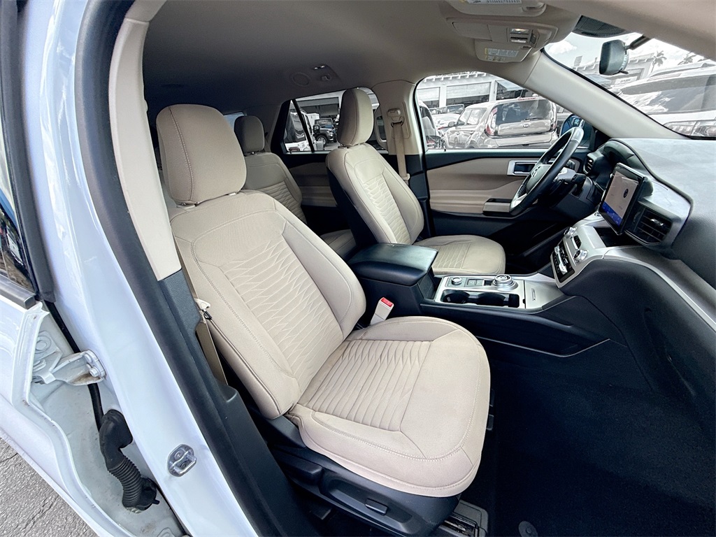 2020 Ford Explorer XLT Image 12 of 33