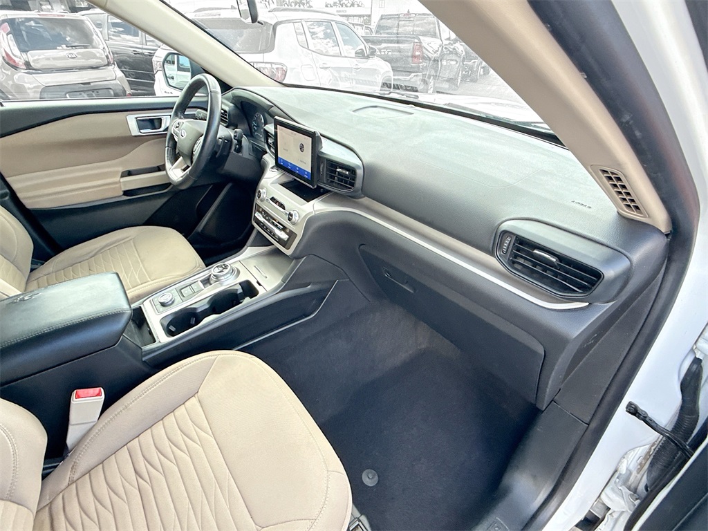 2020 Ford Explorer XLT Image 18 of 33