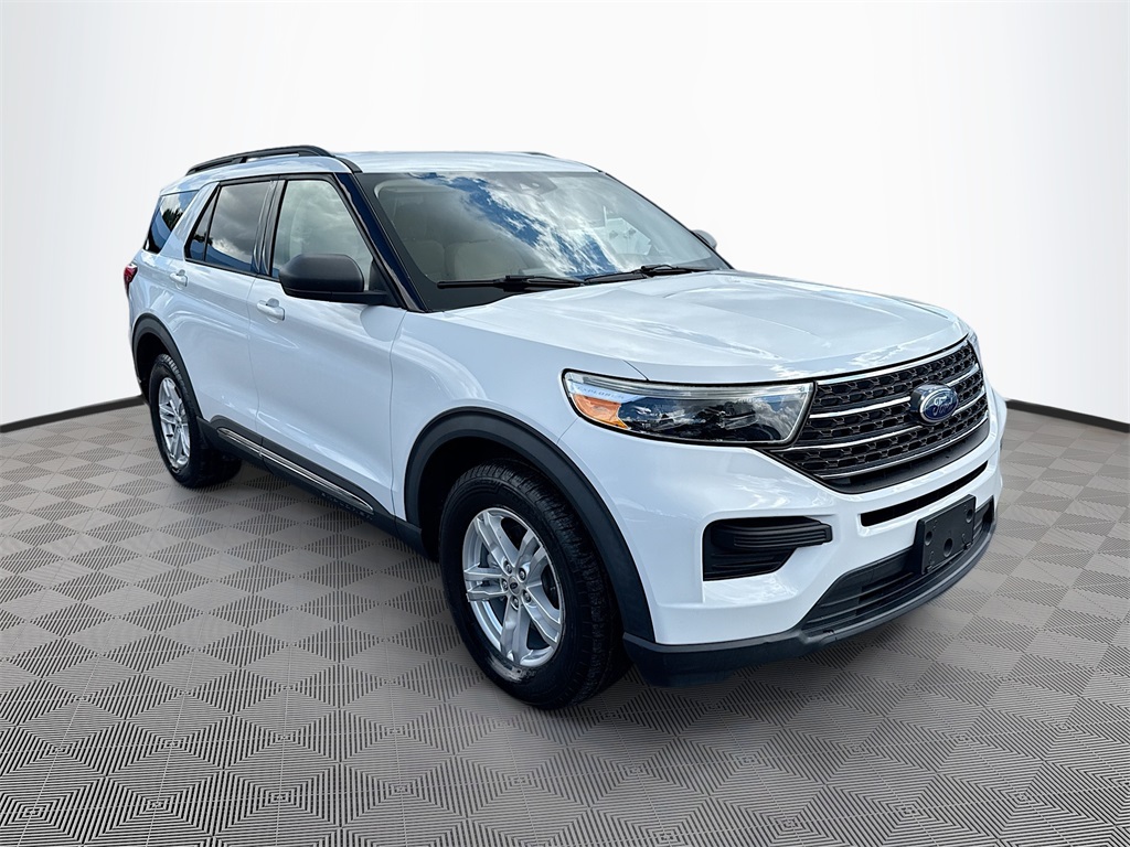 2020 Ford Explorer XLT Image 3 of 33