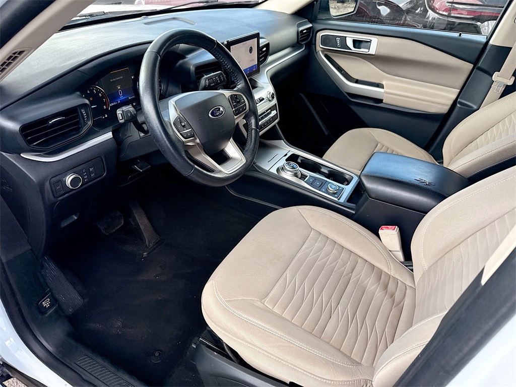 2020 Ford Explorer XLT Image 19 of 33