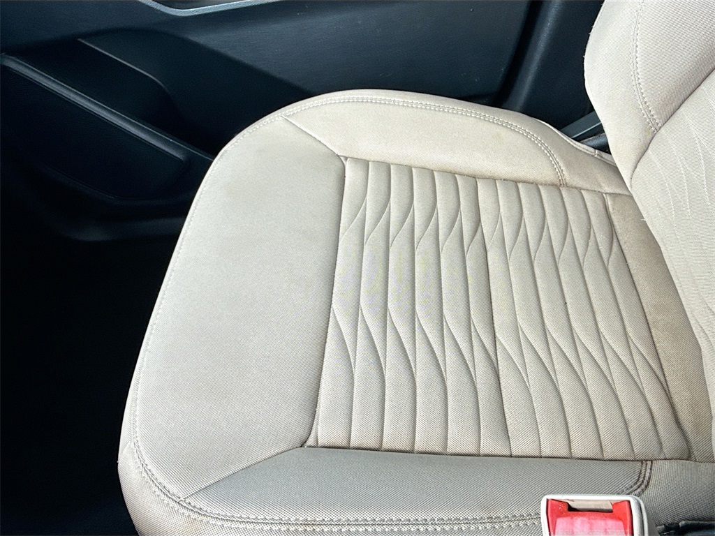 2020 Ford Explorer XLT Image 29 of 33