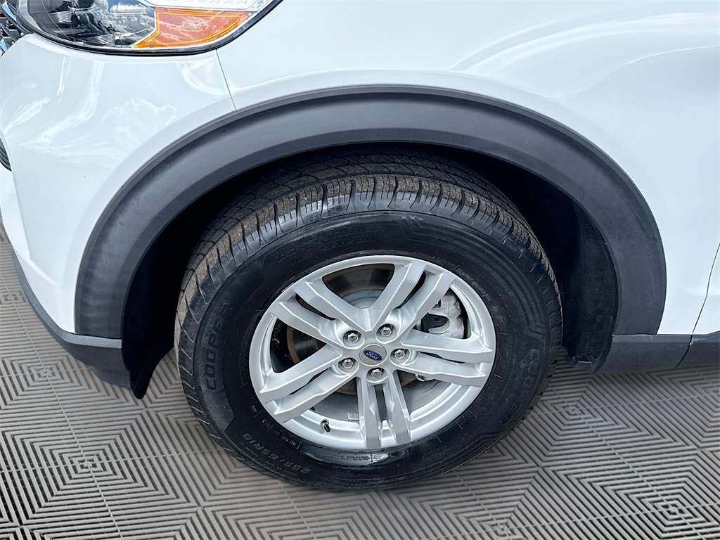 2020 Ford Explorer XLT Image 8 of 33