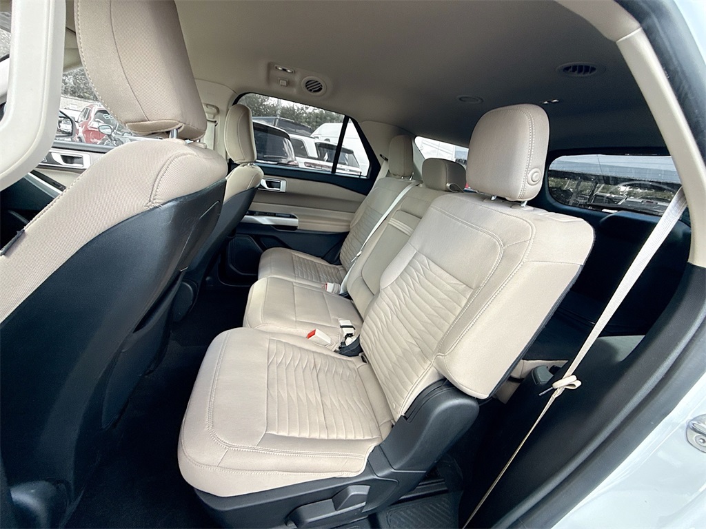 2020 Ford Explorer XLT Image 13 of 33