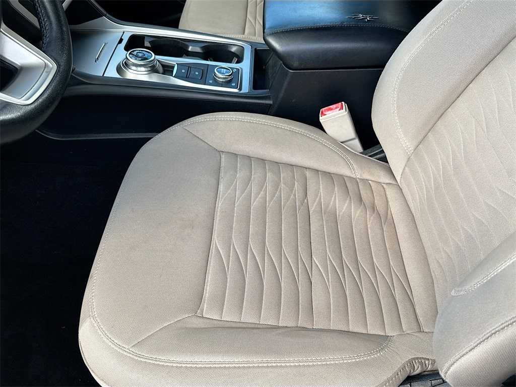 2020 Ford Explorer XLT Image 15 of 33