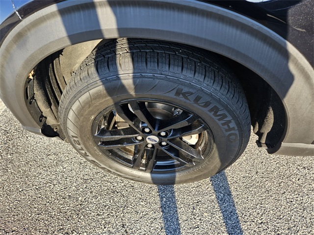 Vehicle image 7 of 10