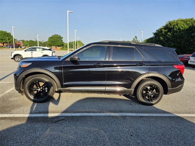 Vehicle image 2 of 10