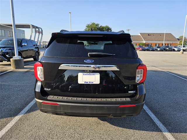 Vehicle image 9 of 10