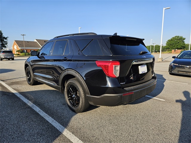 Vehicle image 6 of 10