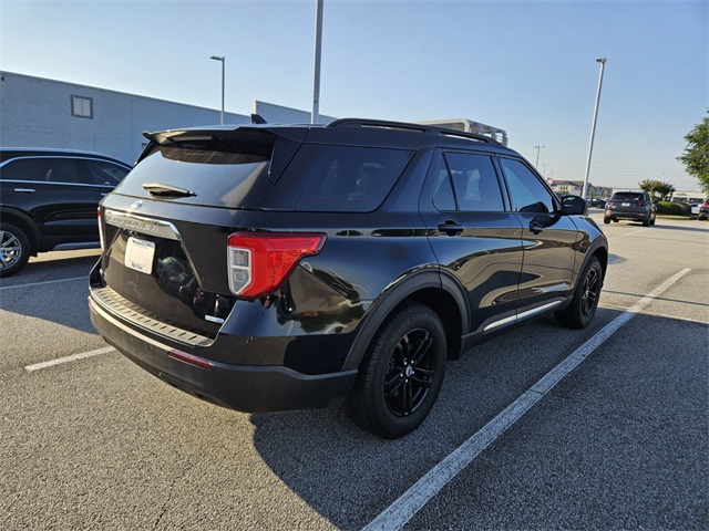 Vehicle image 3 of 10