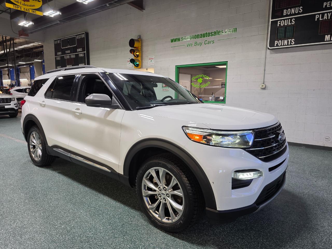 2020 Ford Explorer XLT Image 3 of 49
