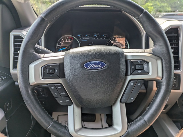 Vehicle image 26 of 32