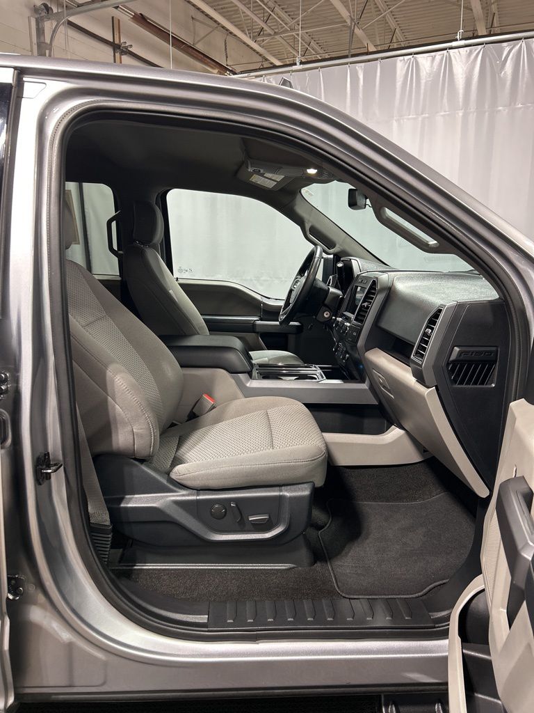 2020 Ford F-150 XLT Image 17 of 38