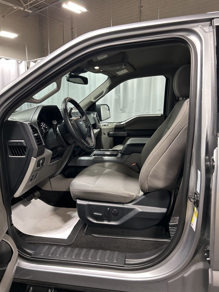 2020 Ford F-150 XLT Image 19 of 38