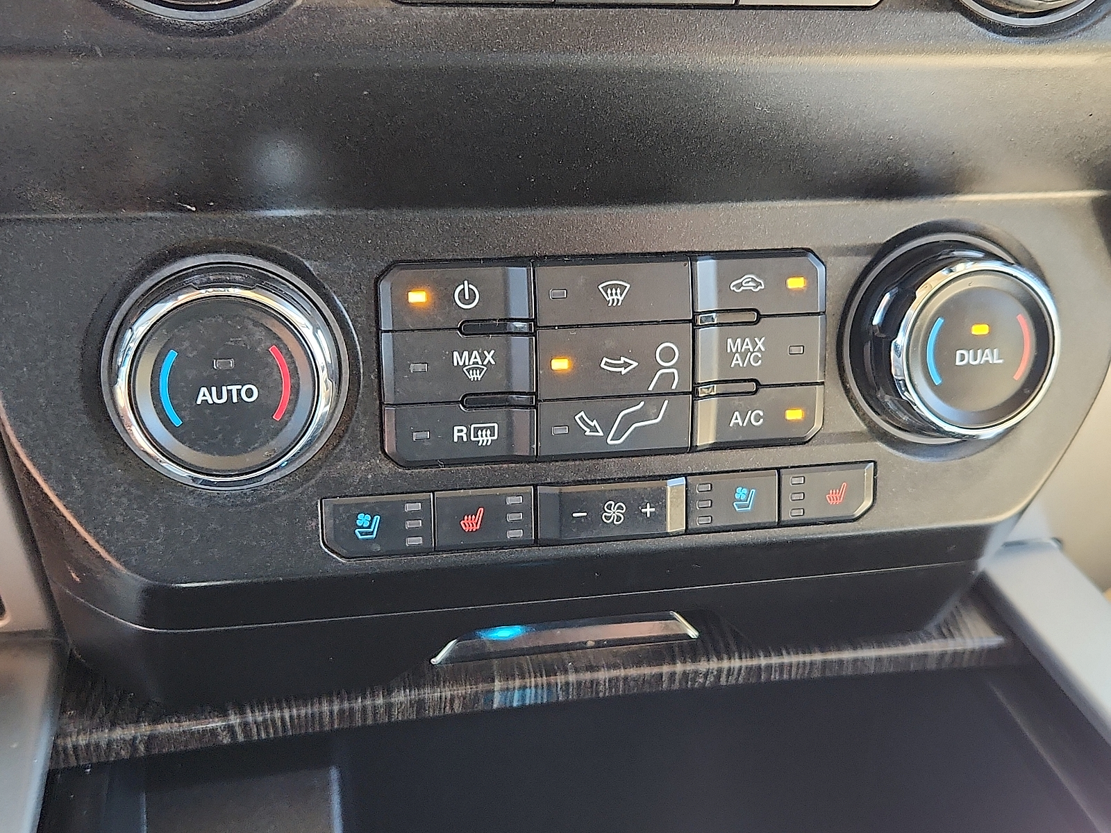 Vehicle image 15 of 20