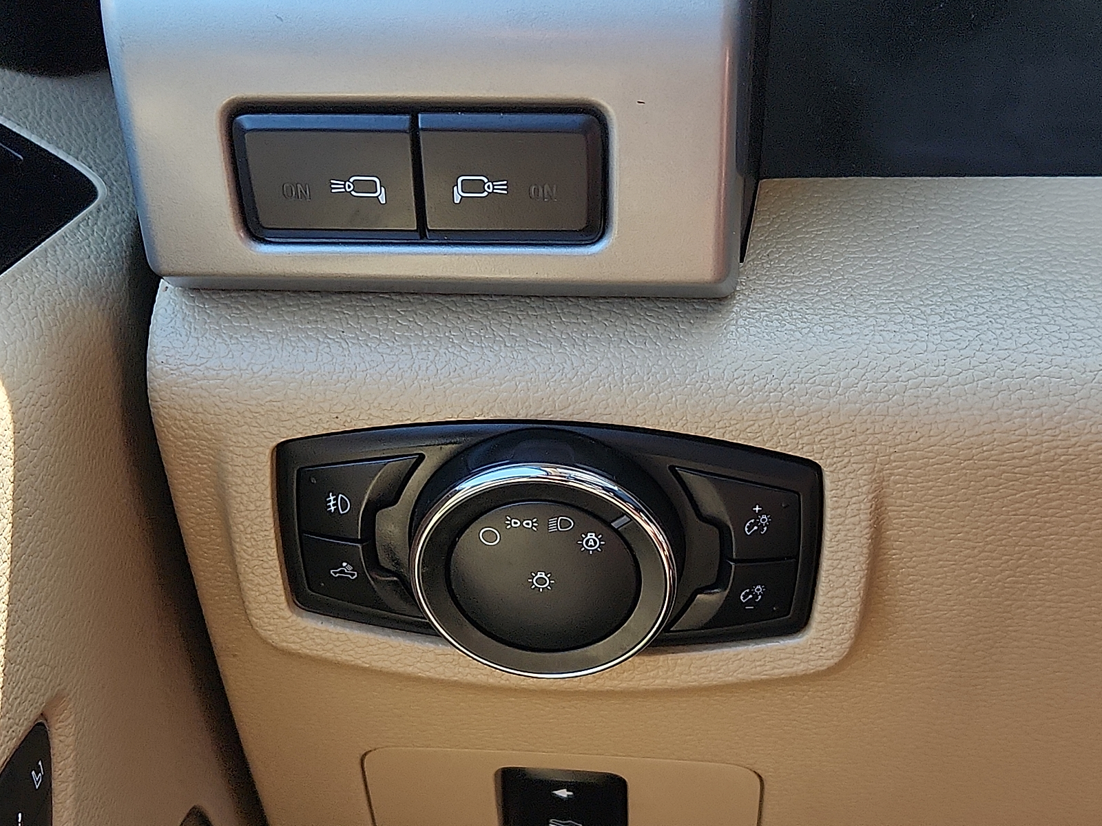 Vehicle image 16 of 20